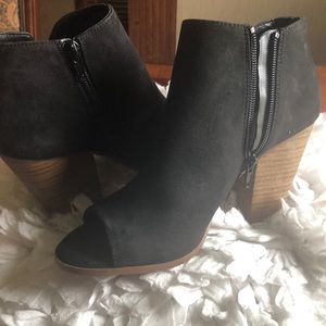 Fergalicious by  fergie booties size 7.5M
